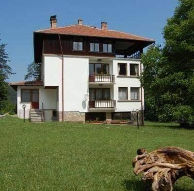 Чичо Томовата Колиба Hotel Trjavna Kültér fotó